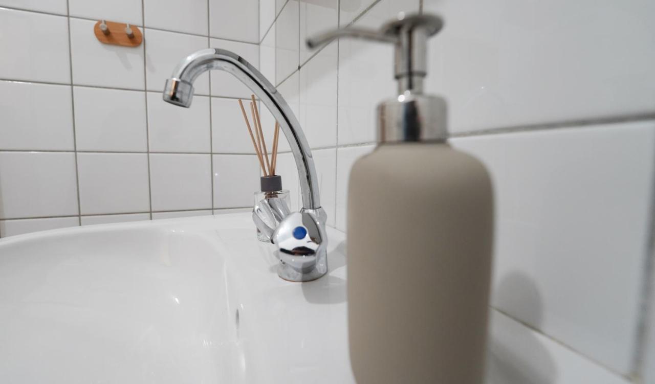 Cozynite Premium Apartment Hernals 1 Вена Экстерьер фото